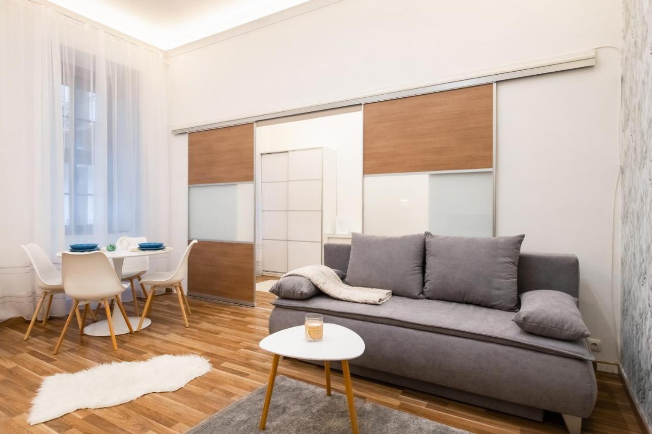 Erika'S Downtown Home בודפשט מראה חיצוני תמונה